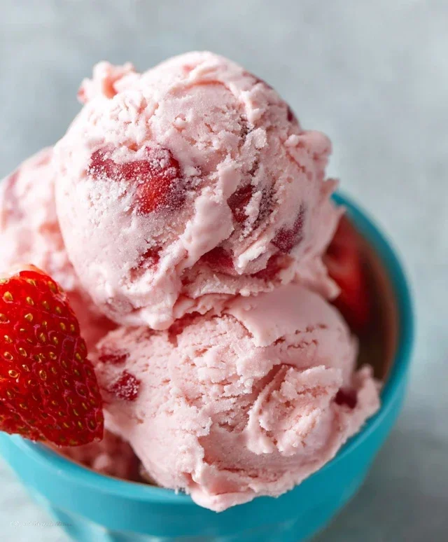 Homemade Strawberry Ice Cream